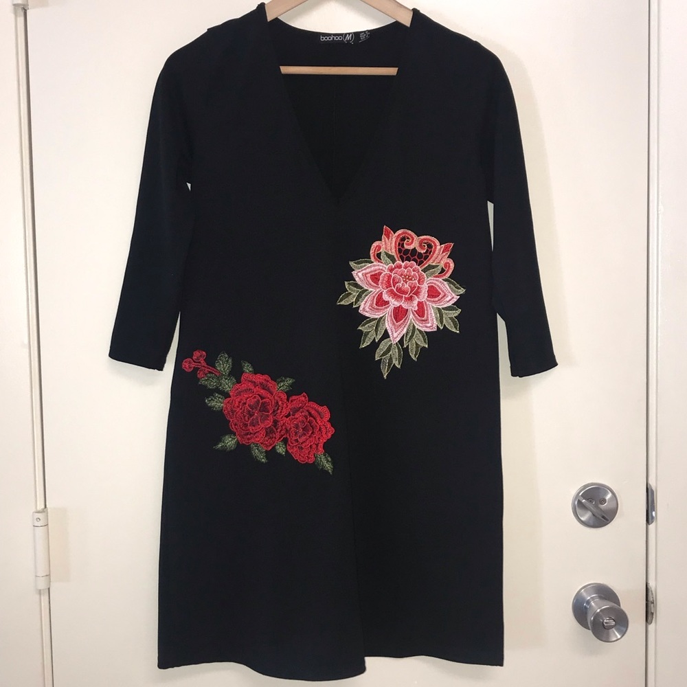 Boohoo Dress with Embroidered Flowers Black - Picture 1 of 5